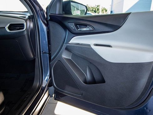 Used 2019 Chevrolet Equinox LS image 36