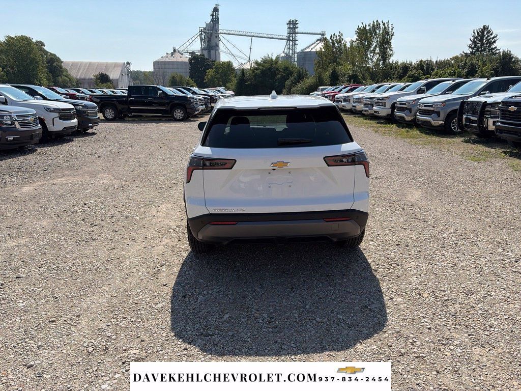 Used 2025 Chevrolet Equinox LT AWD/4WD image 4