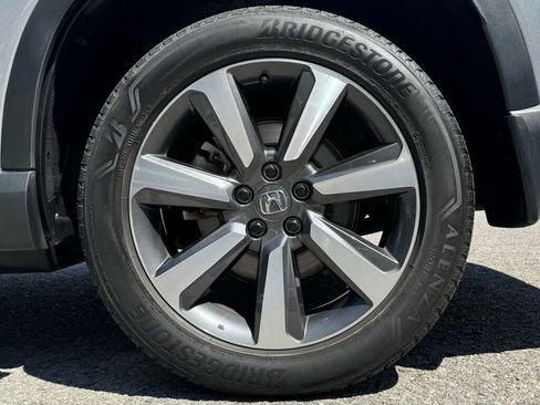 Used 2023 Honda Pilot Touring image 11
