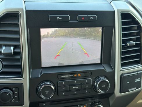 Used 2018 Ford F150 Lariat w/ Equipment Group 501A Mid AWD/4WD image 18