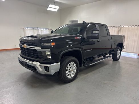 Used 2024 Chevrolet Silverado 2500 LT w/ All Star Edition image 4
