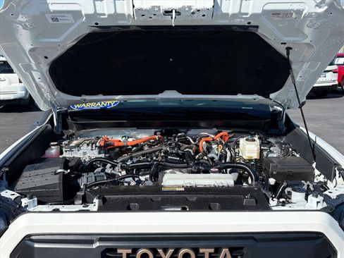 Used 2025 Toyota Tacoma 4x4 Double Cab Hybrid image 31