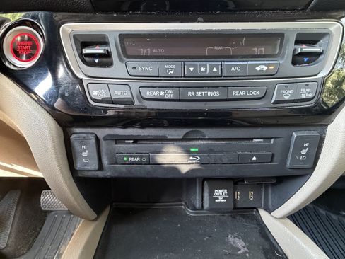 Used 2017 Honda Pilot Touring image 26