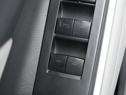 Used 2023 Toyota Highlander L FWD image 14