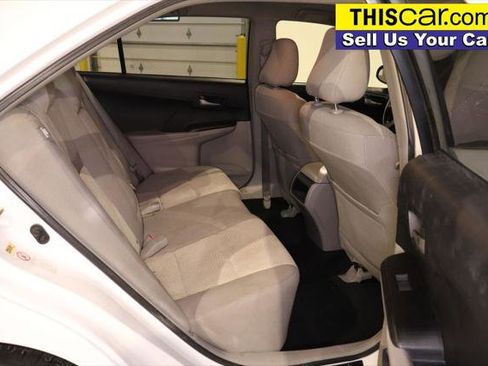 Used 2014 Toyota Camry LE image 17