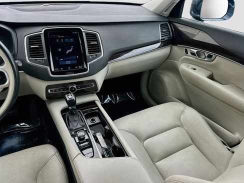 Used 2019 Volvo XC90 T5 Momentum w/ Protection Package Premier FWD image 20