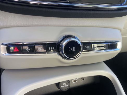 Certified 2023 Volvo XC40 B5 Plus w/ Protection Package Premier image 27