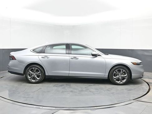 Used 2024 Honda Accord EX image 11