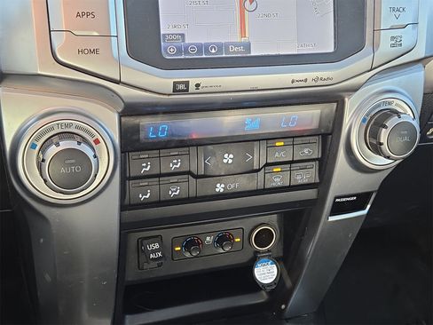 Used 2018 Toyota 4Runner Limited image 20