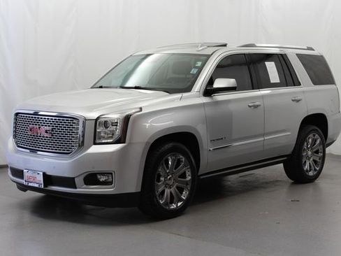 Used 2016 GMC Yukon Denali w/ Open Road Package AWD/4WD image 12