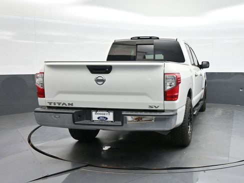 Used 2017 Nissan Titan SV RWD image 6