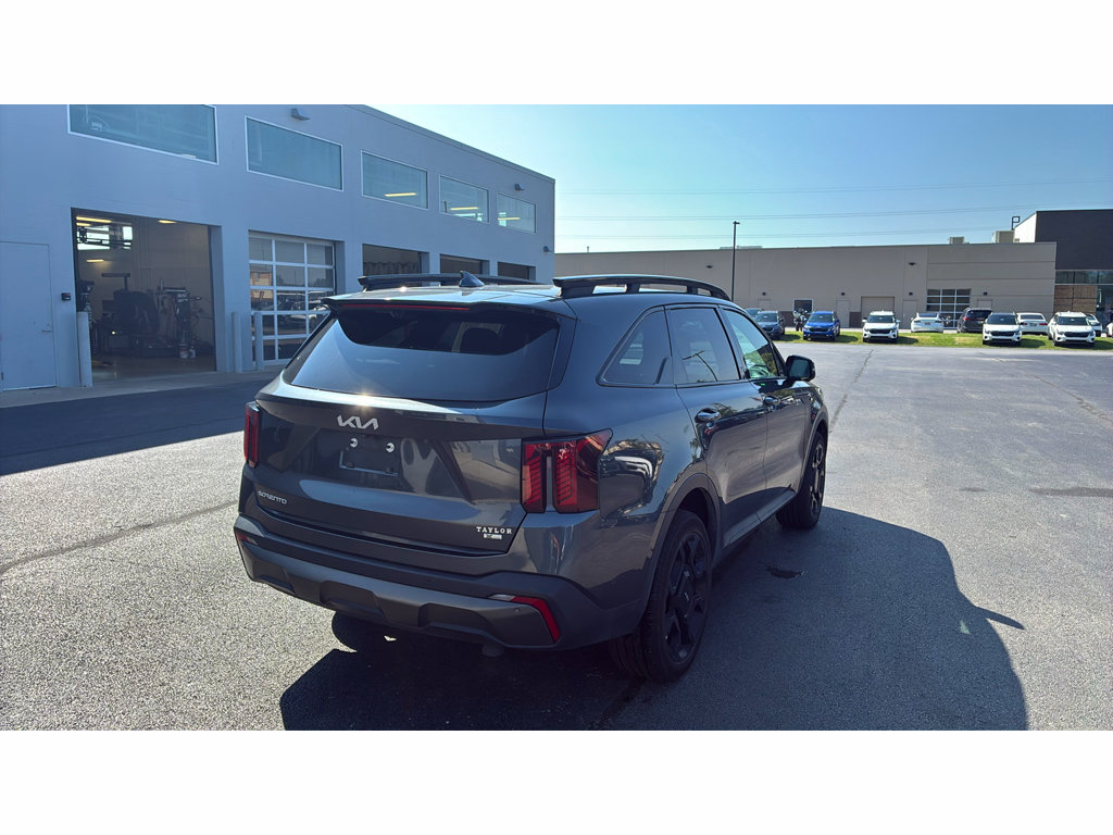 Used 2024 Kia Sorento SX Prestige w/ Sage Leather Package AWD/4WD image 7