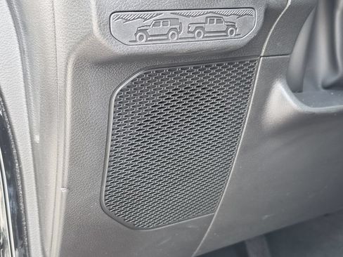 Used 2024 Jeep Wrangler Unlimited Sahara AWD/4WD image 19