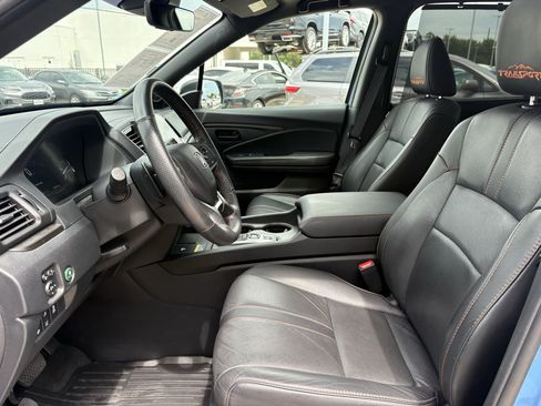 Certified 2025 Honda Passport TrailSport image 10