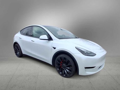 Used 2022 Tesla Model Y Performance image 2