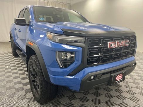 Used 2025 GMC Canyon Elevation w/ Convenience Package image 3