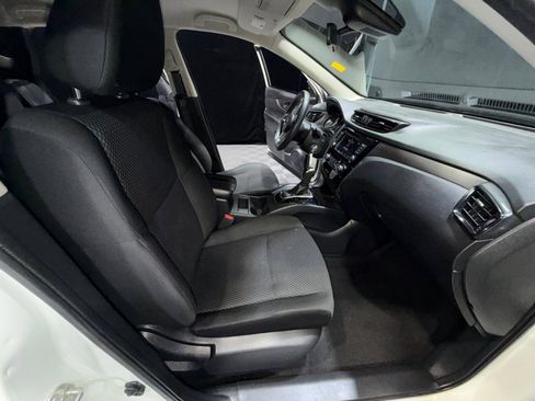 Used 2021 Nissan Rogue Sport S image 19