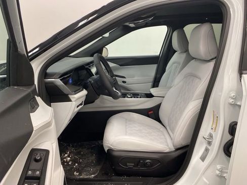 New 2026 Jeep Cherokee Overland image 9