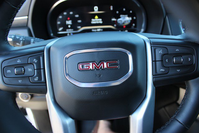 Used 2024 GMC Yukon XL SLT w/ SLT Luxury Package AWD/4WD image 11