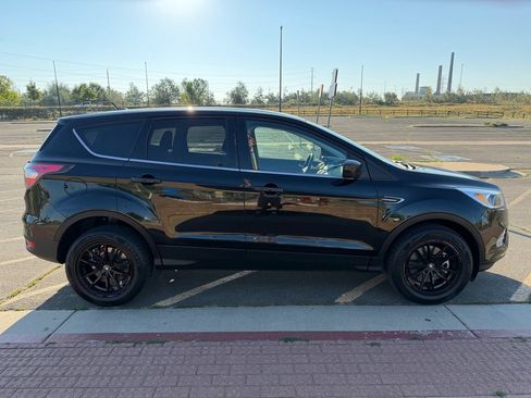 Used 2017 Ford Escape SE AWD/4WD image 4