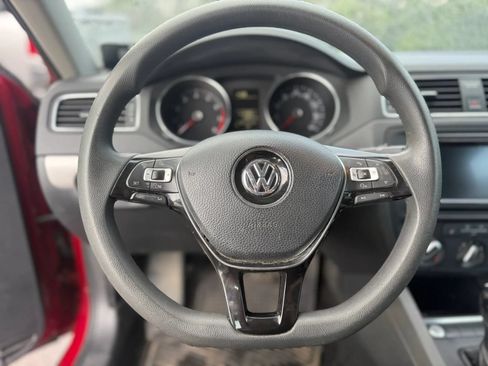 Used 2016 Volkswagen Jetta SE FWD image 10