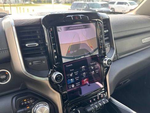 Used 2019 RAM 1500 Laramie AWD/4WD image 34