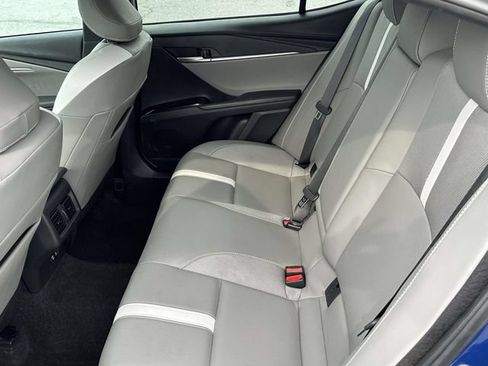 Used 2025 Toyota Camry SE w/ Convenience Package AWD/4WD image 12