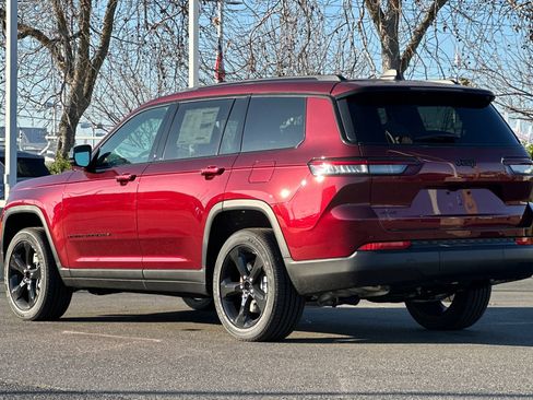 New 2025 Jeep Grand Cherokee L Altitude image 6