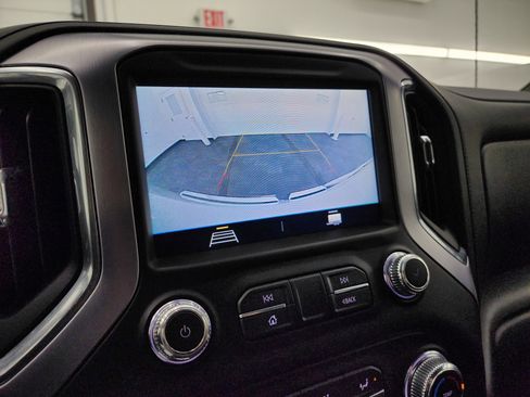 Used 2019 GMC Sierra 1500 SLE image 16