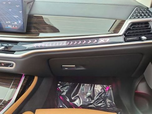 Used 2026 BMW X7 xDrive40i image 41