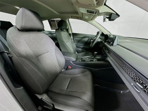 Used 2024 Honda Accord EX image 12