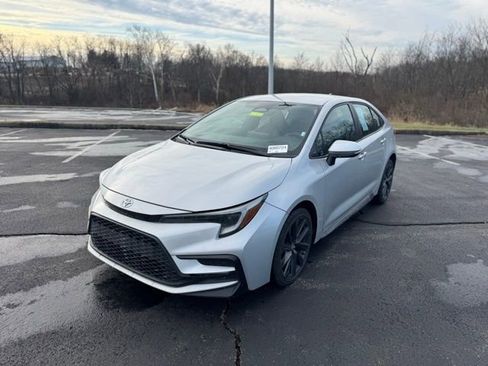 Used 2024 Toyota Corolla SE image 7