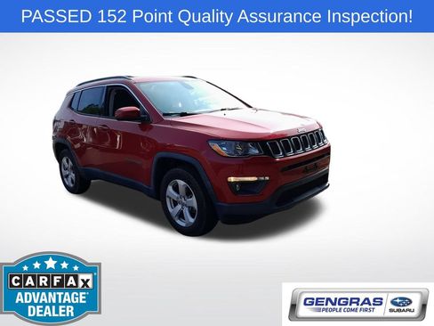 Used 2019 Jeep Compass Latitude w/ Popular Equipment Group AWD/4WD image 1