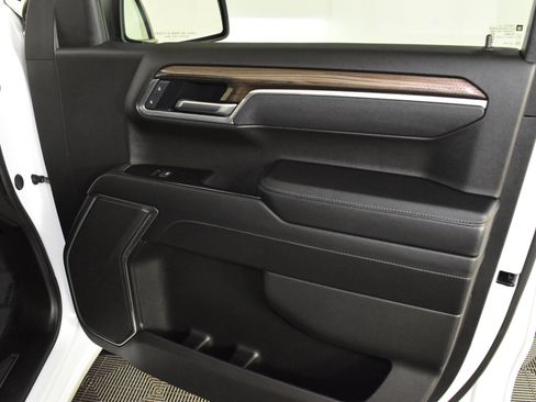 Used 2025 Chevrolet Silverado 1500 LT image 44