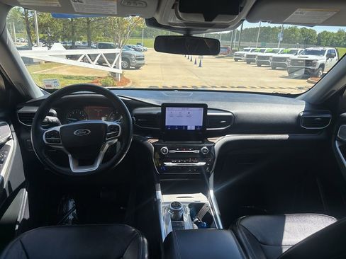Used 2022 Ford Explorer Limited w/ Equipment Group 301A image 47