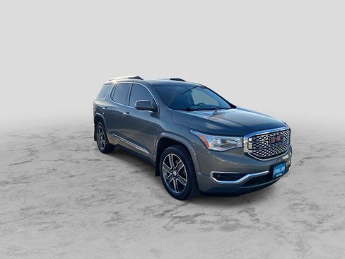 Used 2019 GMC Acadia Denali w/ Technology Package image 2