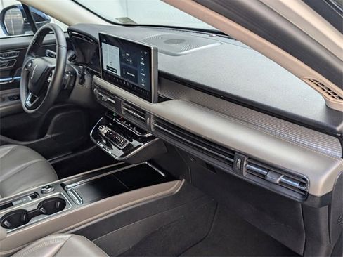 Used 2023 Lincoln Corsair FWD w/ Towing Package image 16