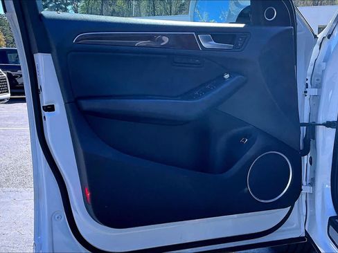 Used 2017 Audi Q5 2.0T Premium Plus w/ Technology Package image 23