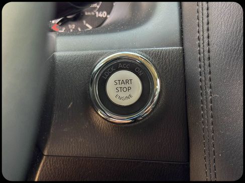 Used 2024 Nissan Armada SL w/ Captain's Chairs Package image 41