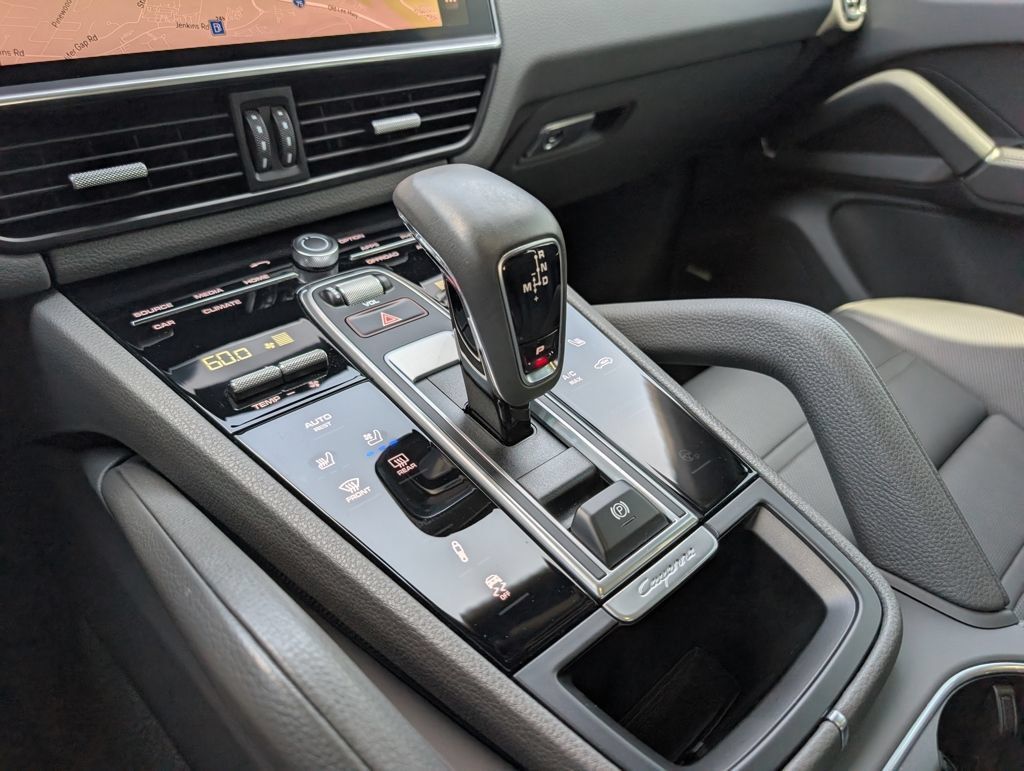 Certified 2022 Porsche Cayenne Coupe AWD/4WD image 18