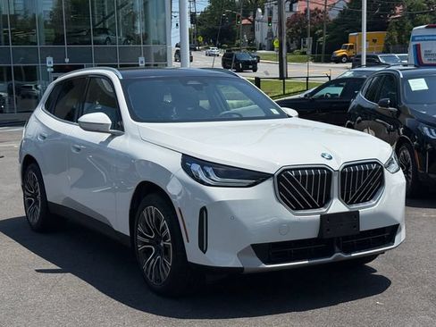Used 2026 BMW X3 xDrive30i w/ Convenience Package AWD/4WD image 3