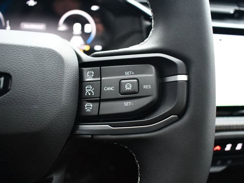 New 2026 Jeep Cherokee Overland w/ Trailer Tow Group AWD/4WD image 18