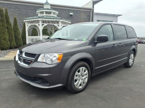 Used 2017 Dodge Grand Caravan SE w/ Power Window Group FWD image 2