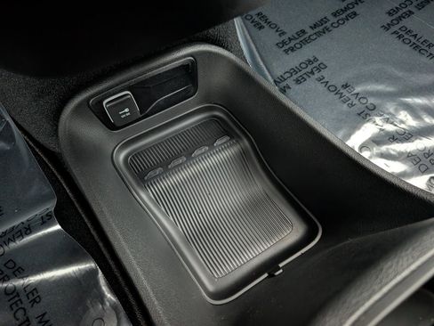 New 2026 Chrysler Voyager LX image 29