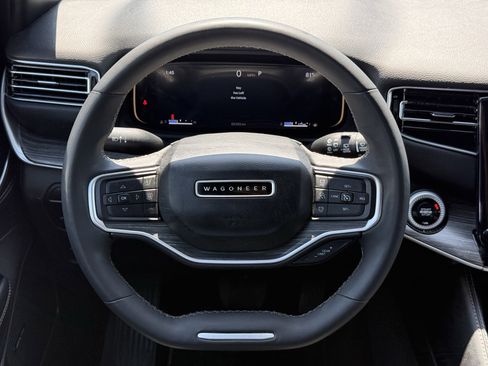 Used 2024 Jeep Wagoneer Series II w/ Flexible Seating Group image 15