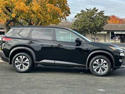 Used 2022 Nissan Rogue SV image 7