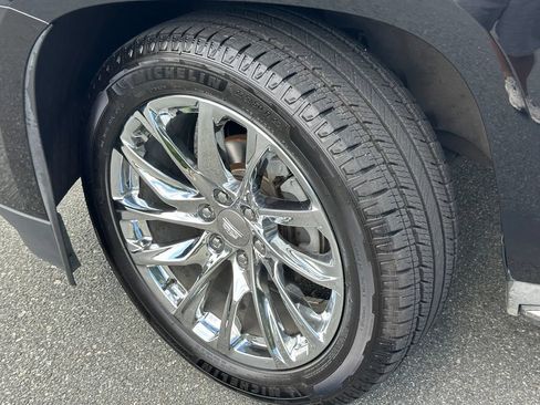 Used 2018 Cadillac Escalade Luxury AWD/4WD image 47