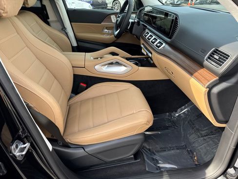 New 2026 Mercedes-Benz GLS 450 4MATIC image 14