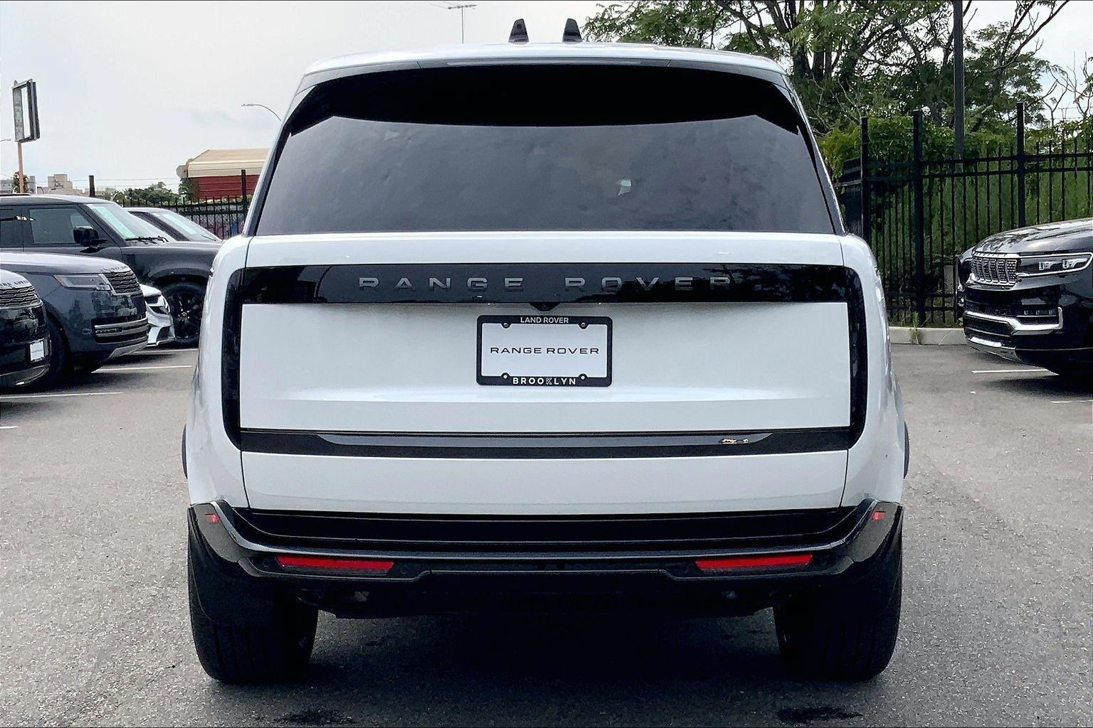 New 2026 Land Rover Range Rover SE AWD/4WD image 4