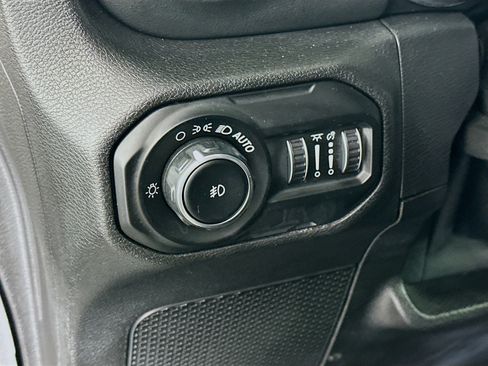 Used 2021 Jeep Wrangler Unlimited Sahara image 16